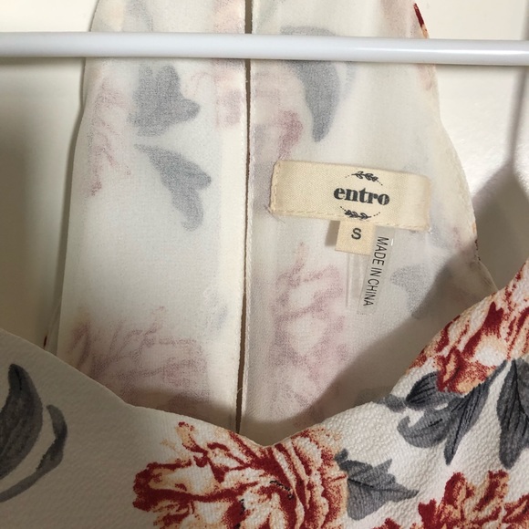 Entro Floral Scalloped Tank - Picture 3 of 7